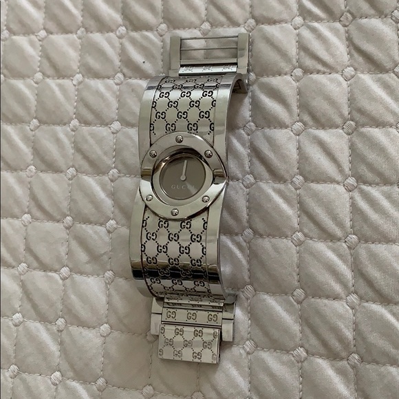 GUCCI Women's Twirl Brown Quartz Watch - Picture 1 of 5